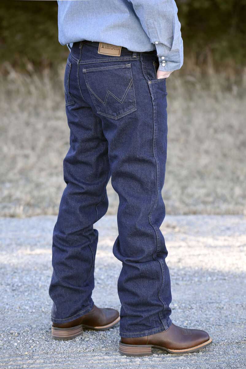 39902 Rugged Wear Classic Fit Mens Jeans Wrangler - Mounted Shooting ...